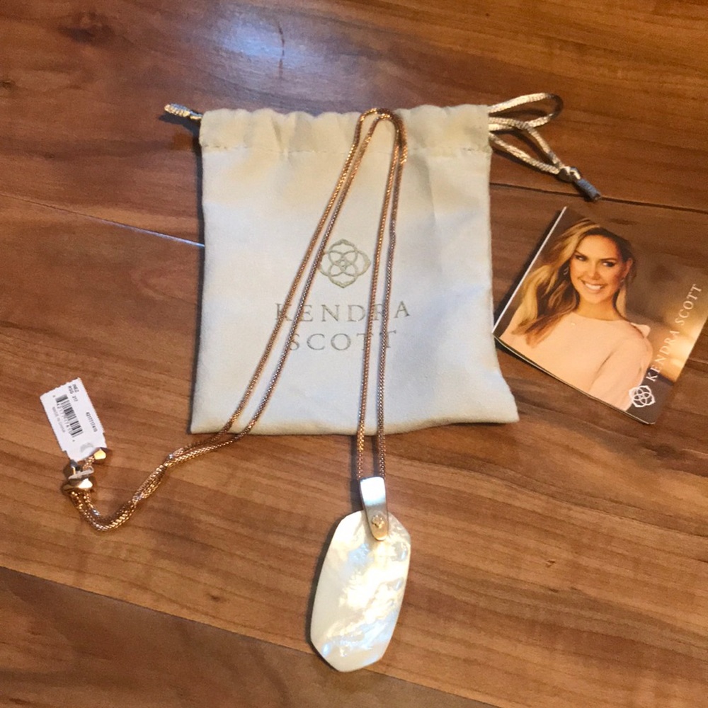 Kendra Scott Mother of Pearl necklace INEZ